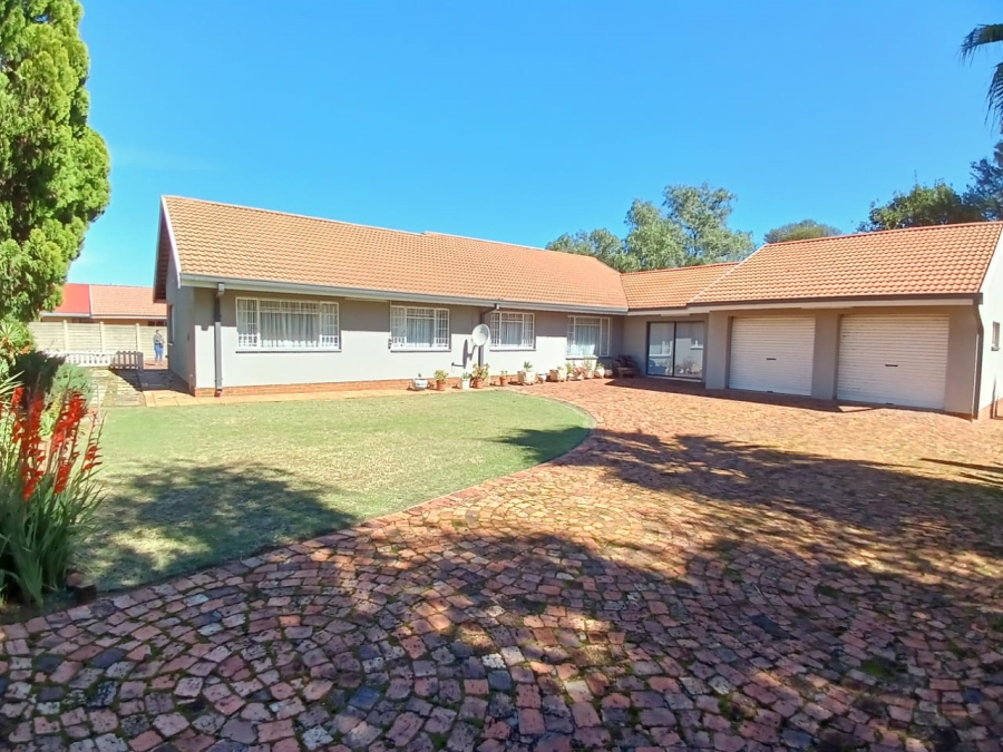 4 Bedroom Property for Sale in Vaalpark Free State